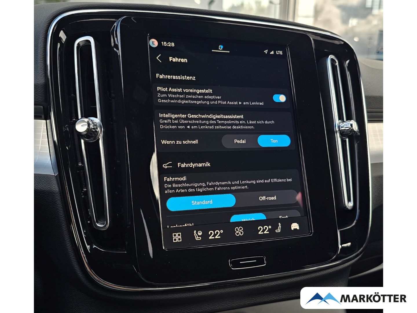 Fahrzeugabbildung Volvo XC40 Plus Black Edition 2WD /SHZ+LHZ/360°CAM/H&K
