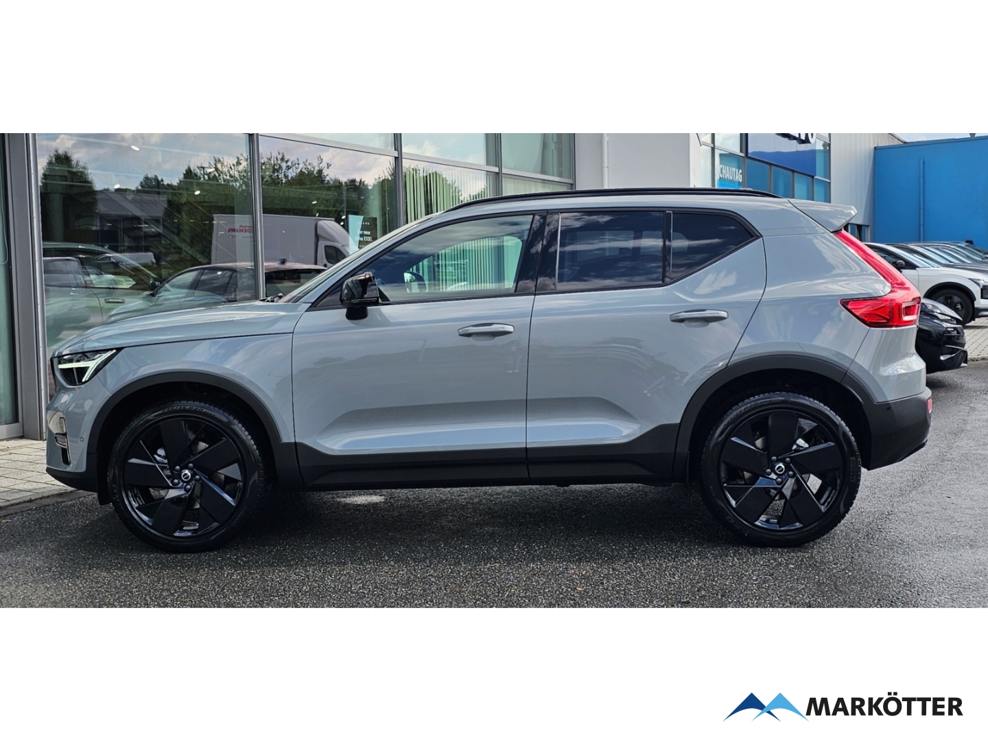 Fahrzeugabbildung Volvo XC40 Plus Black Edition 2WD /SHZ+LHZ/360°CAM/H&K