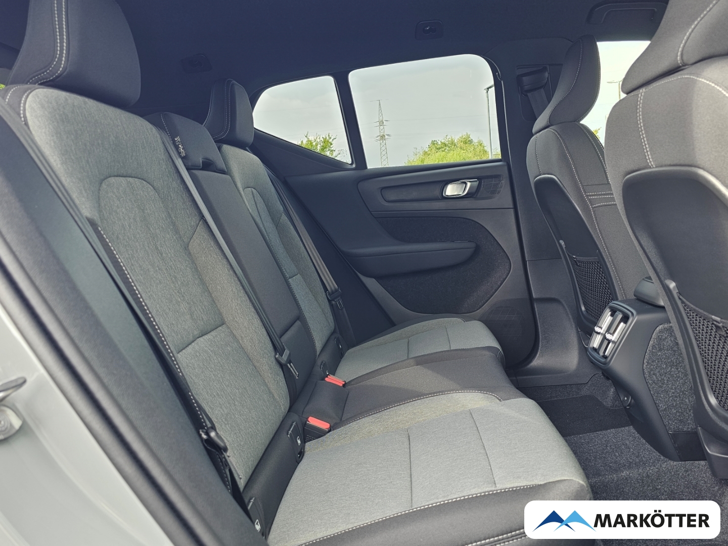 Fahrzeugabbildung Volvo XC40 Plus Black Edition 2WD /SHZ+LHZ/360°CAM/H&K