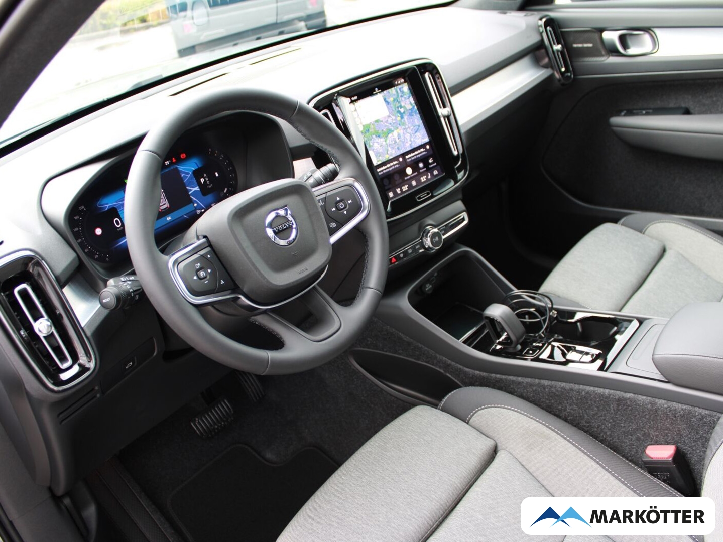Fahrzeugabbildung Volvo XC40 Plus Black Edition 2WD /SHZ+LHZ/360°CAM/H&K