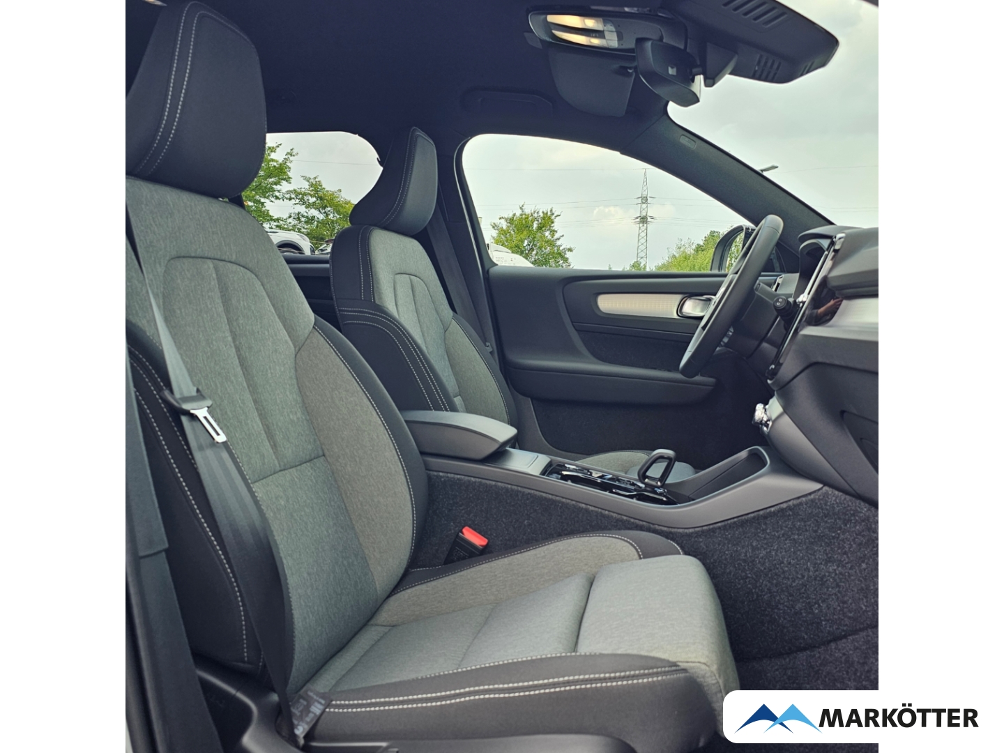 Fahrzeugabbildung Volvo XC40 Plus Black Edition 2WD /SHZ+LHZ/360°CAM/H&K