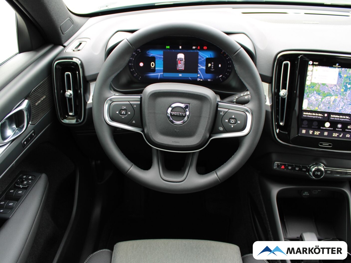 Fahrzeugabbildung Volvo XC40 Plus Black Edition 2WD /SHZ+LHZ/360°CAM/H&K