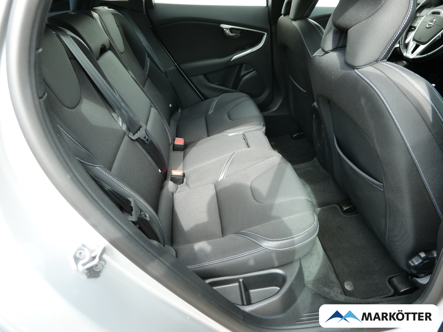 Fahrzeugabbildung Volvo V40 D3 Momentum Style Navi/LED/Kamera/AHK
