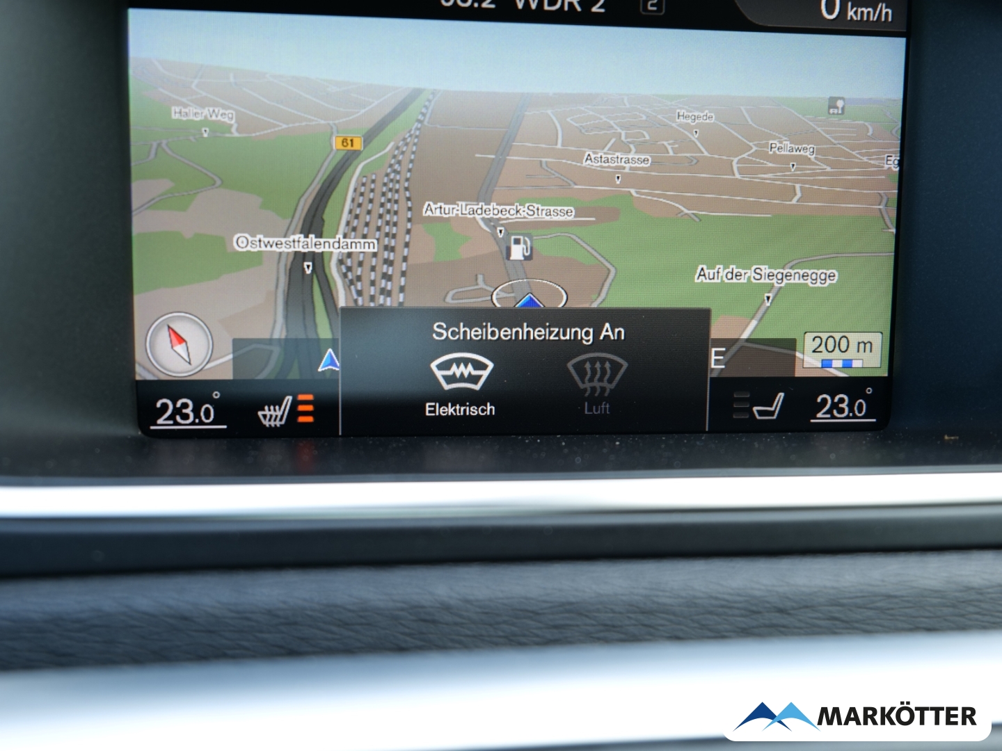 Fahrzeugabbildung Volvo V40 D3 Momentum Style Navi/LED/Kamera/AHK