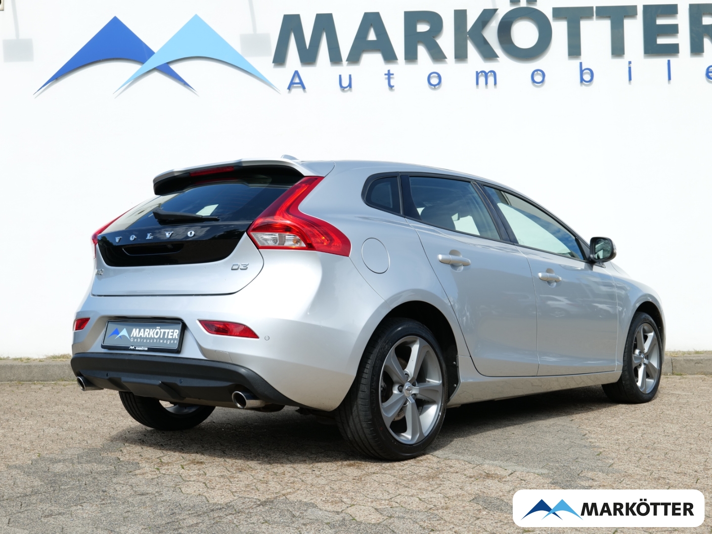 Fahrzeugabbildung Volvo V40 D3 Momentum Style Navi/LED/Kamera/AHK