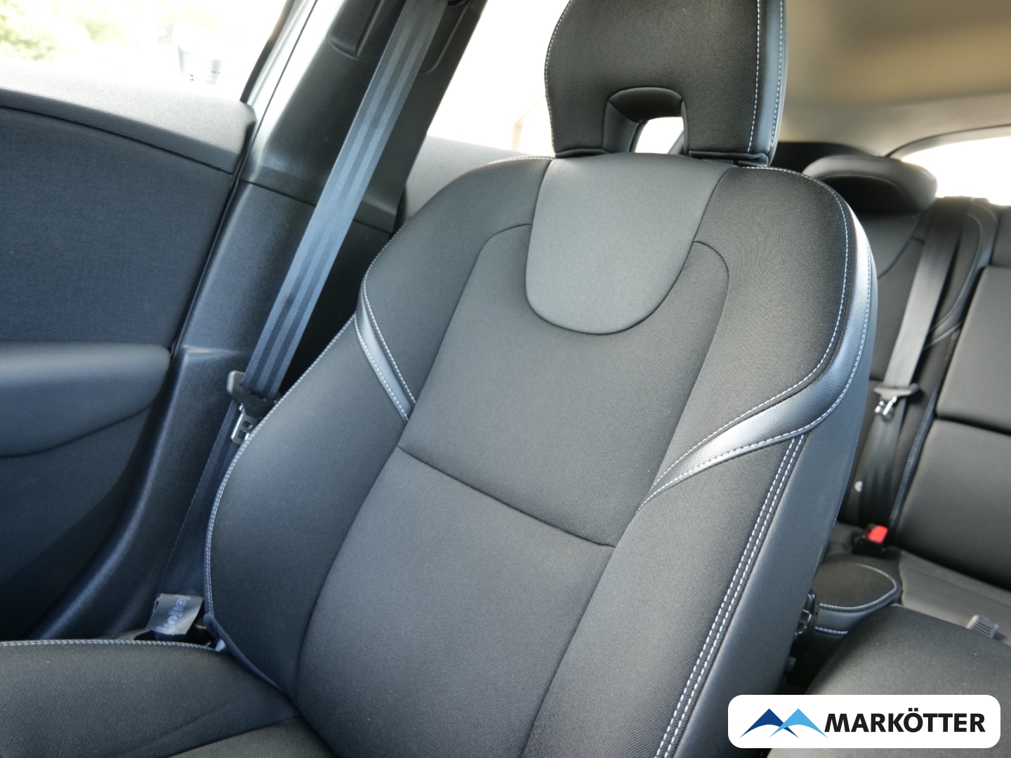 Fahrzeugabbildung Volvo V40 D3 Momentum Style Navi/LED/Kamera/AHK