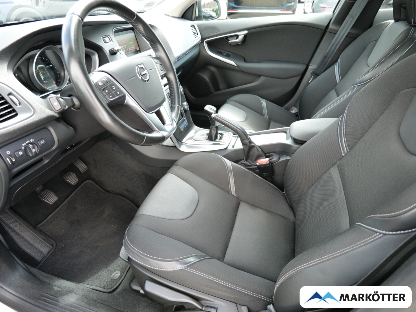 Fahrzeugabbildung Volvo V40 D3 Momentum Style Navi/LED/Kamera/AHK
