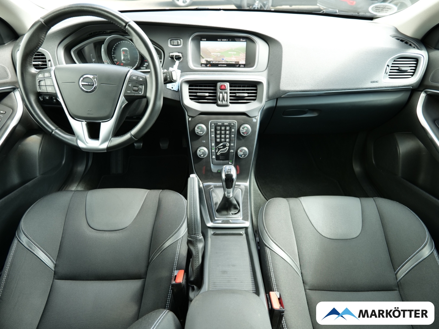 Fahrzeugabbildung Volvo V40 D3 Momentum Style Navi/LED/Kamera/AHK