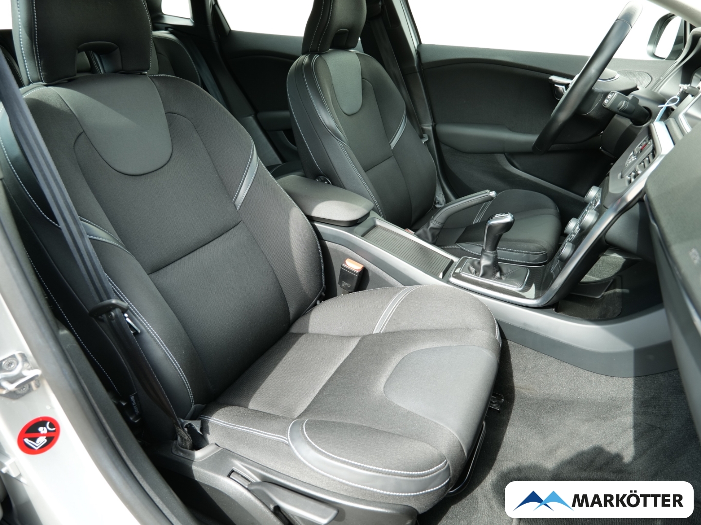 Fahrzeugabbildung Volvo V40 D3 Momentum Style Navi/LED/Kamera/AHK