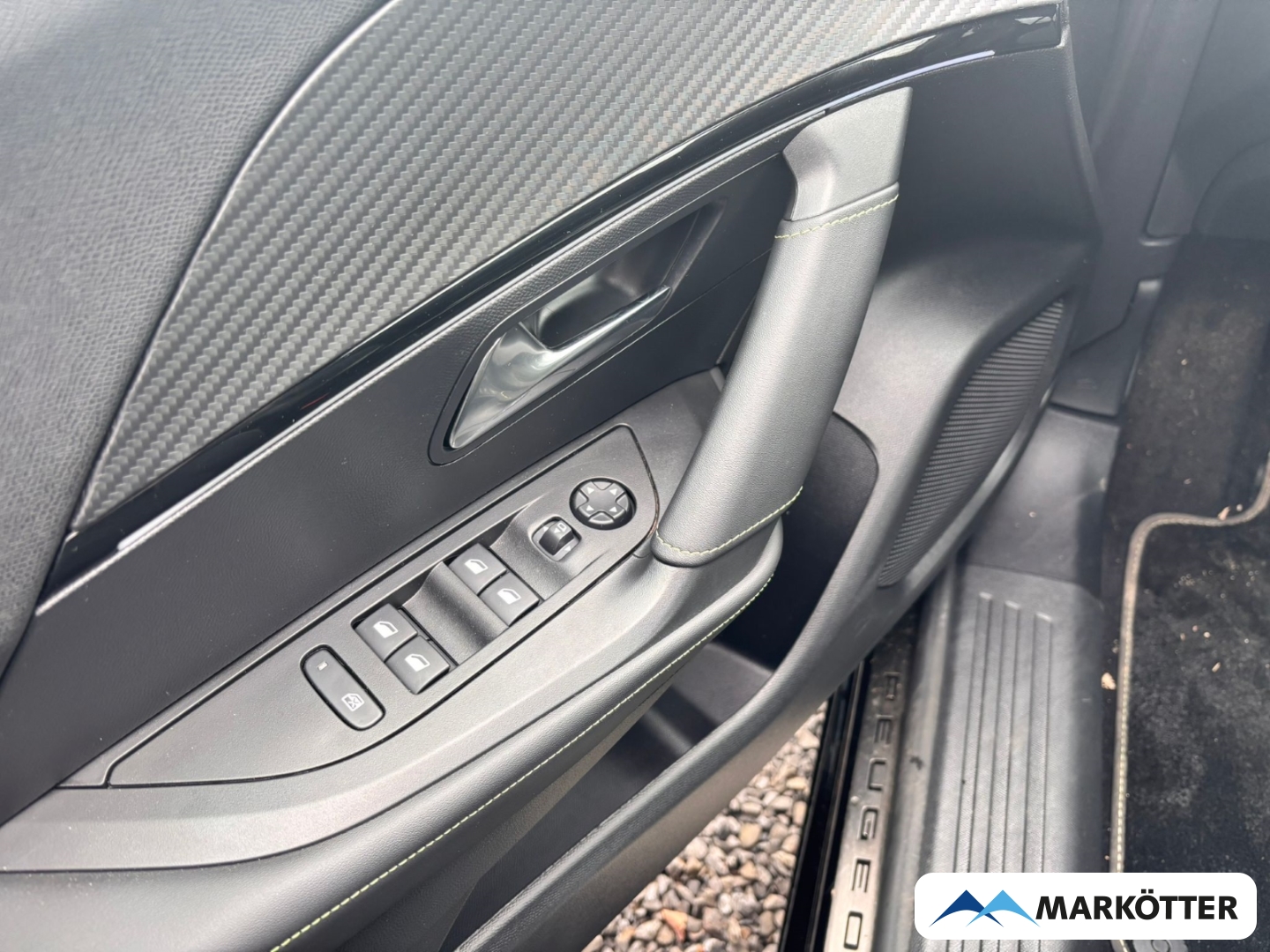 Fahrzeugabbildung Peugeot 2008 GT CAM/NAVI/SHZ/KLIMA/ALCANTARA/MASSSGE