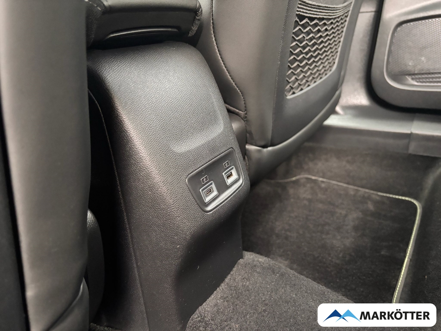 Fahrzeugabbildung Peugeot 2008 GT CAM/NAVI/SHZ/KLIMA/ALCANTARA/MASSSGE