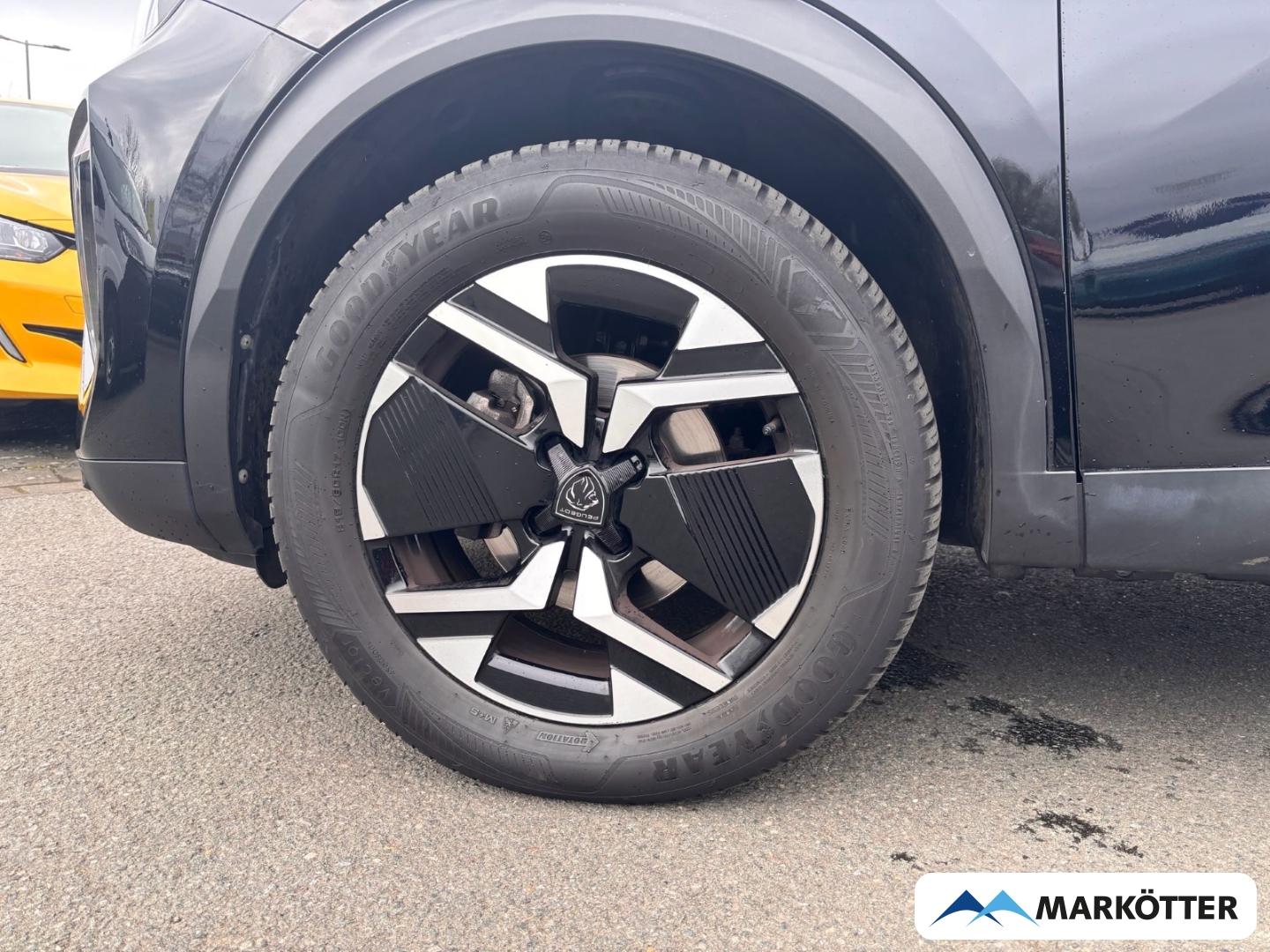 Fahrzeugabbildung Peugeot 2008 GT CAM/NAVI/SHZ/KLIMA/ALCANTARA/MASSSGE