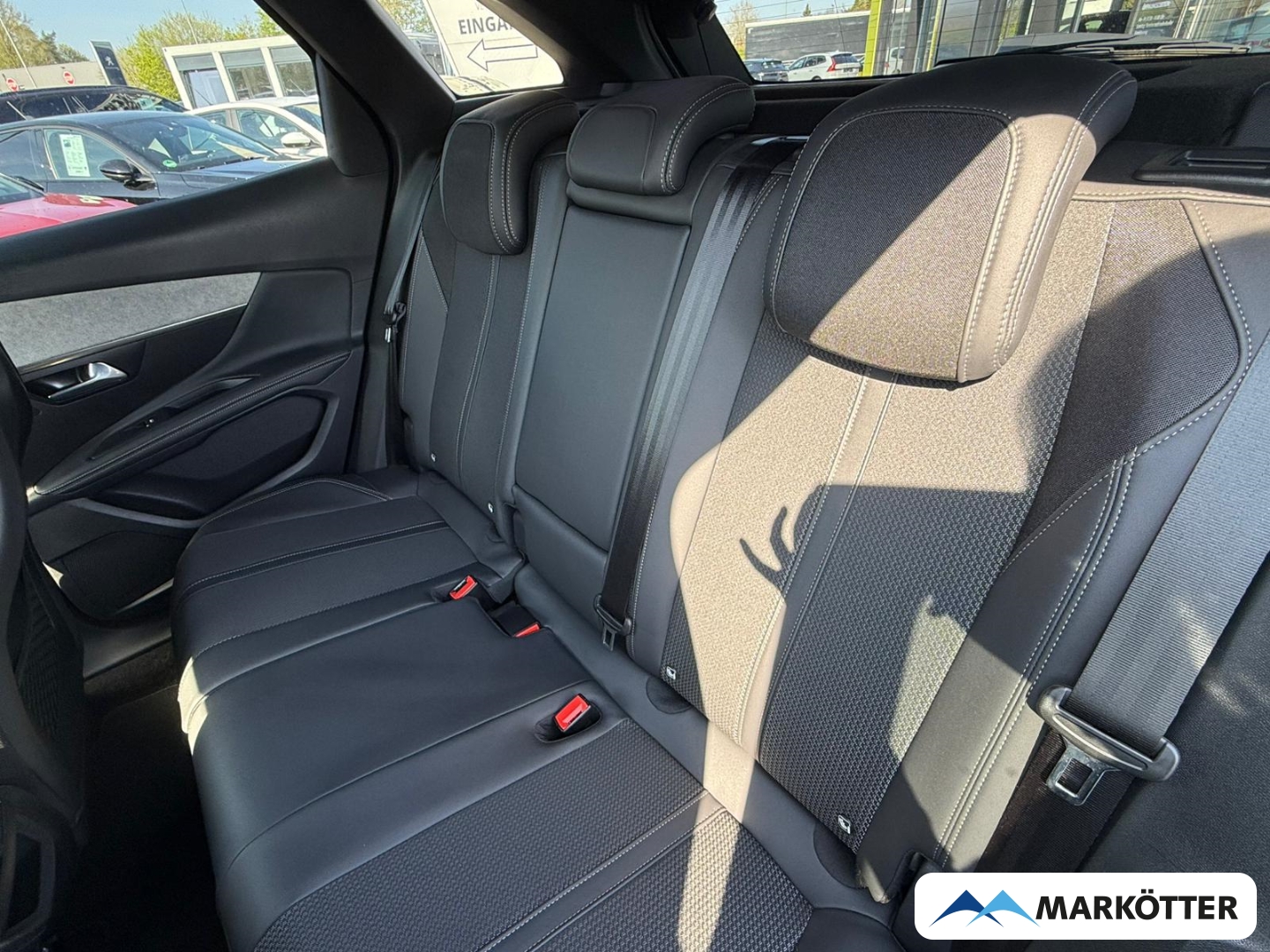 Fahrzeugabbildung Peugeot 3008 GT 1.2 PureTech 130 EU6d SHZ/BLIS/CAM/ACC