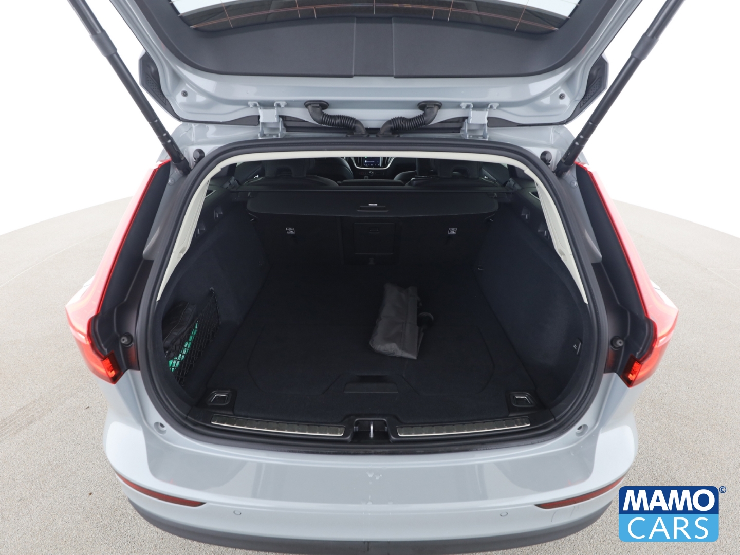 Fahrzeugabbildung Volvo V60 B4 Core H&K/Memory/360Cam/ACC