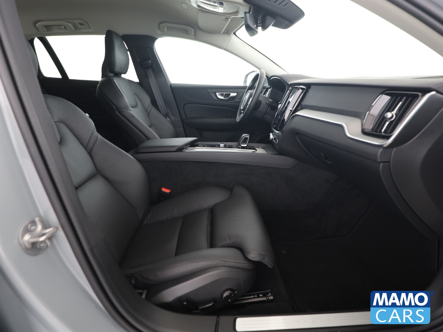 Fahrzeugabbildung Volvo V60 B4 Core H&K/Memory/360Cam/ACC