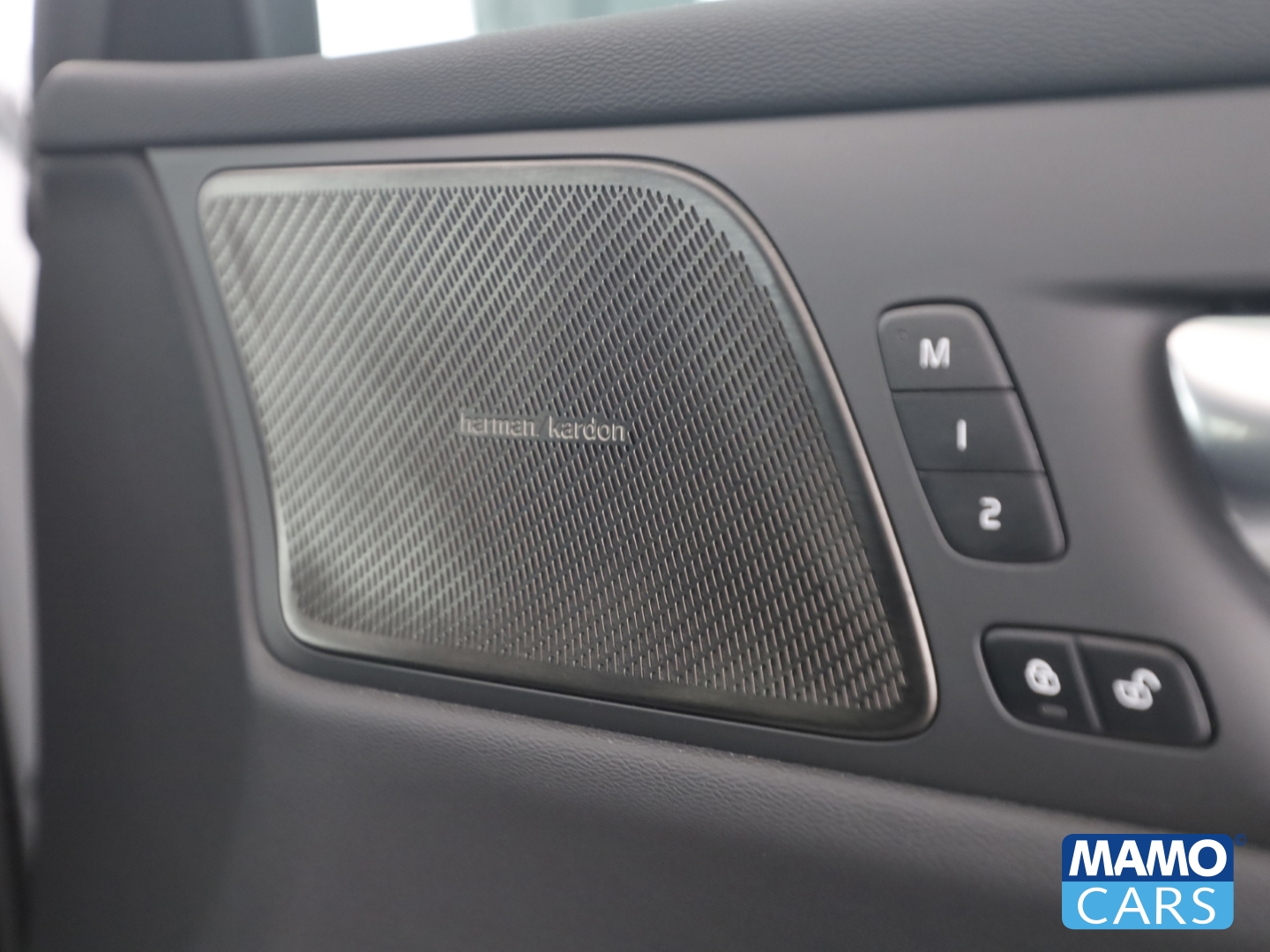Fahrzeugabbildung Volvo V60 B4 Core H&K/Memory/360Cam/ACC