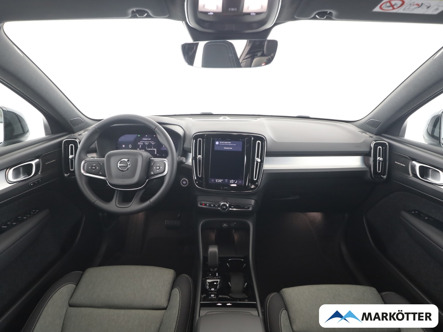 Fahrzeugabbildung Volvo XC40 Plus Dark/360°CAM/GJR/SHZ/Privacy/