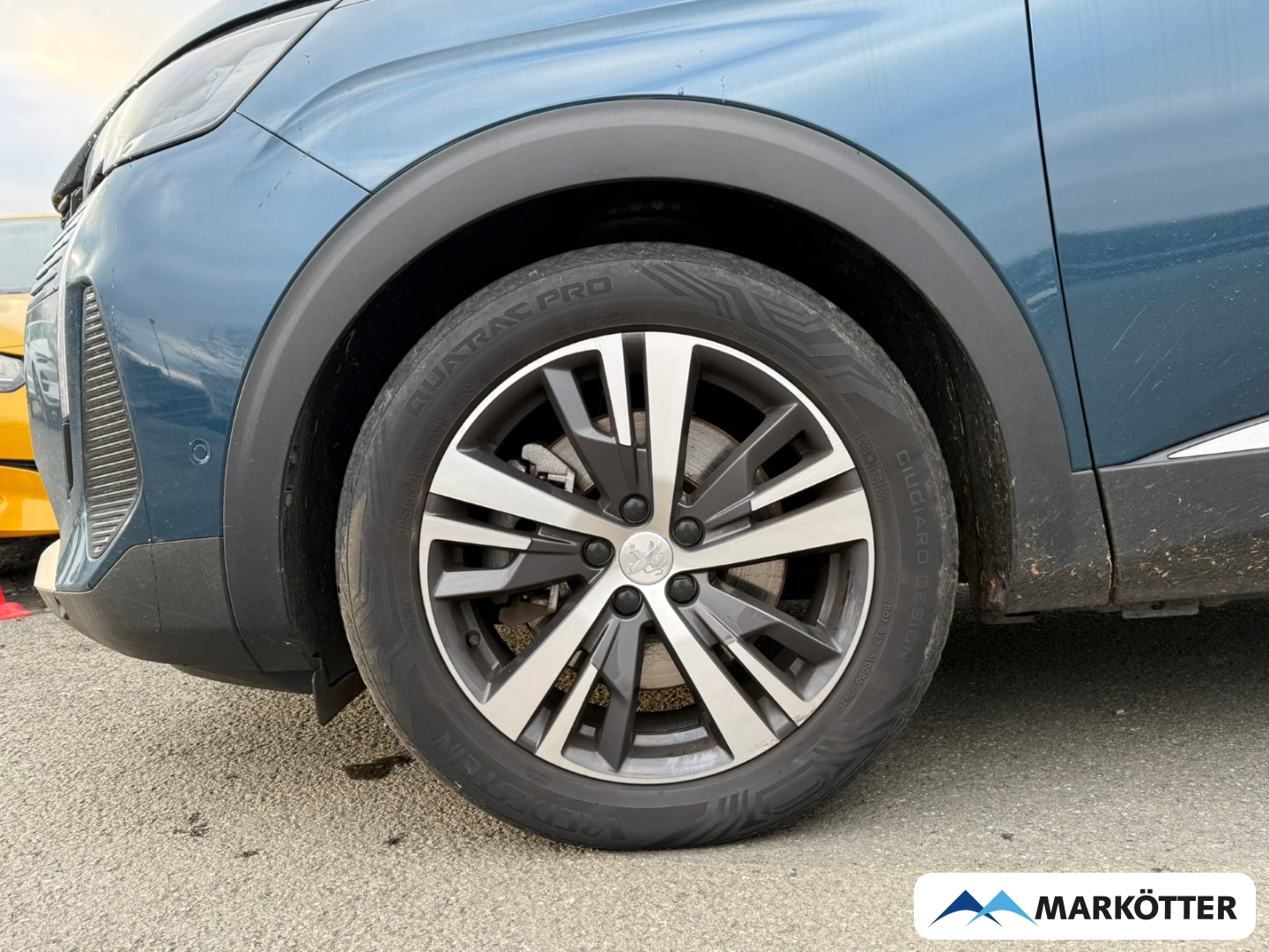 Fahrzeugabbildung Peugeot 3008 Hybrid 225 Allure SHZ/TEMP/CRPLY/NAV/BLIS