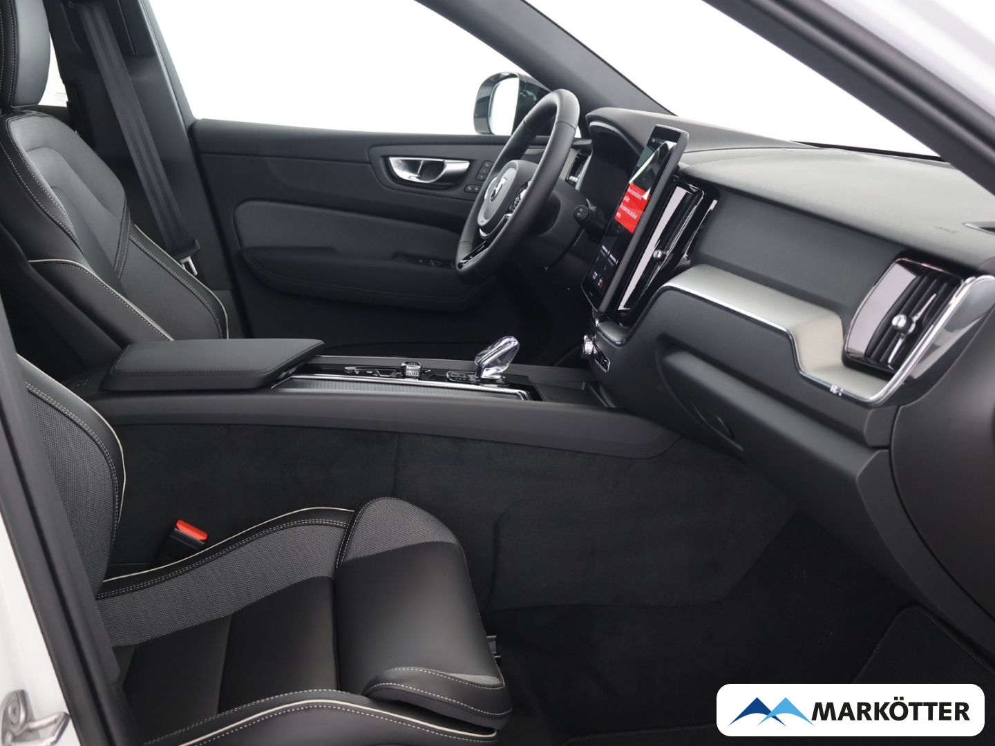 Fahrzeugabbildung Volvo XC60 B5 Plus Black Edition AWD/360°CAM/SHZ+LHZ