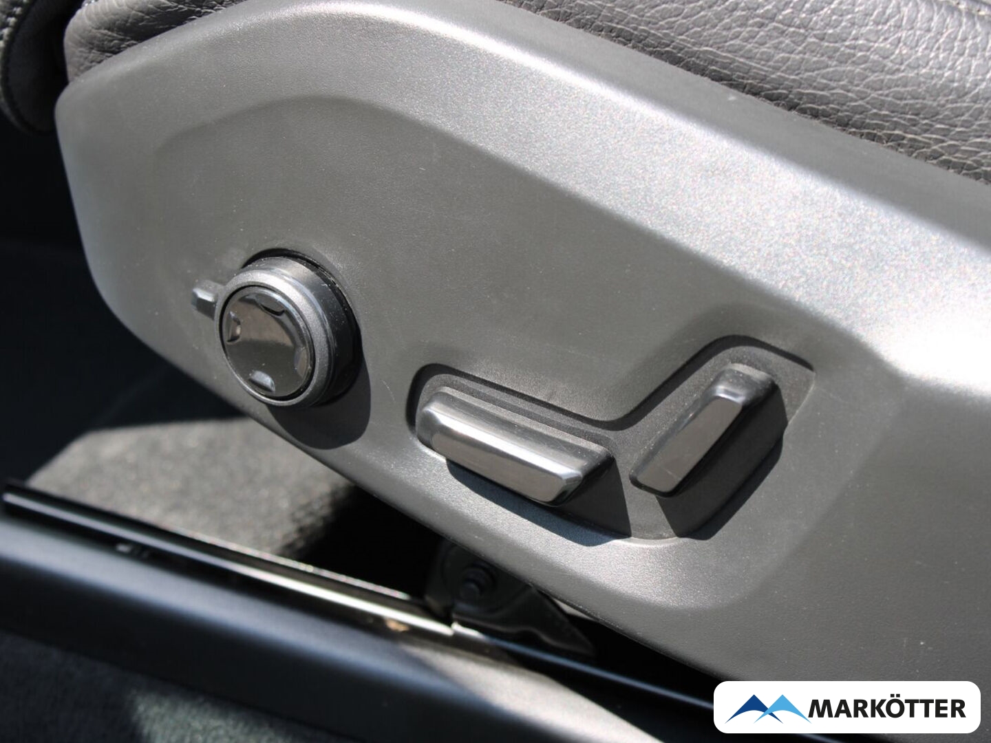 Fahrzeugabbildung Volvo XC60 T5 AWD Inscription AHK/H&K/Voll-LED/KAMERA