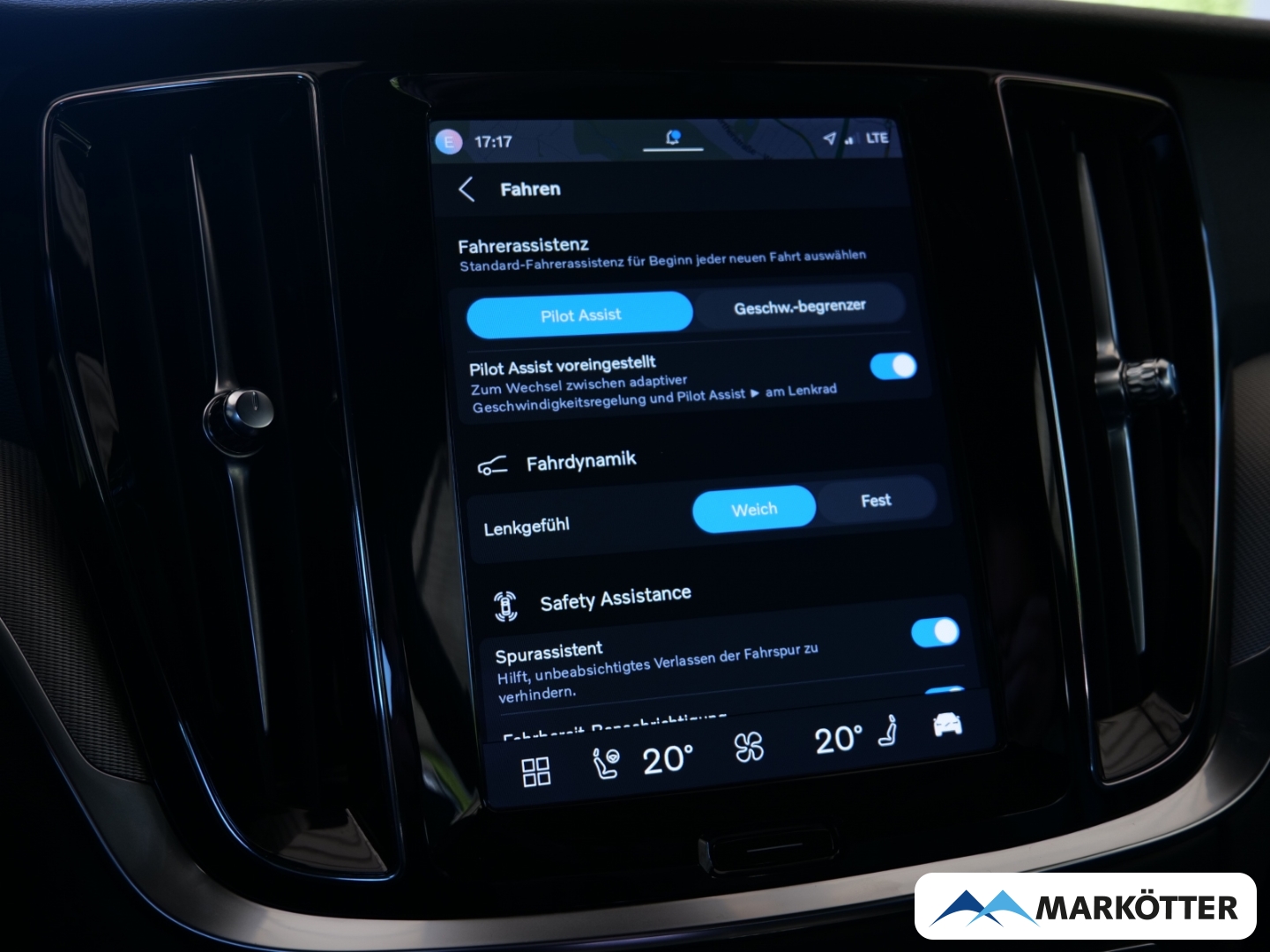 Fahrzeugabbildung Volvo V60 B4 Plus Dark AHK/STHZ/BLIS/360CAM/Google