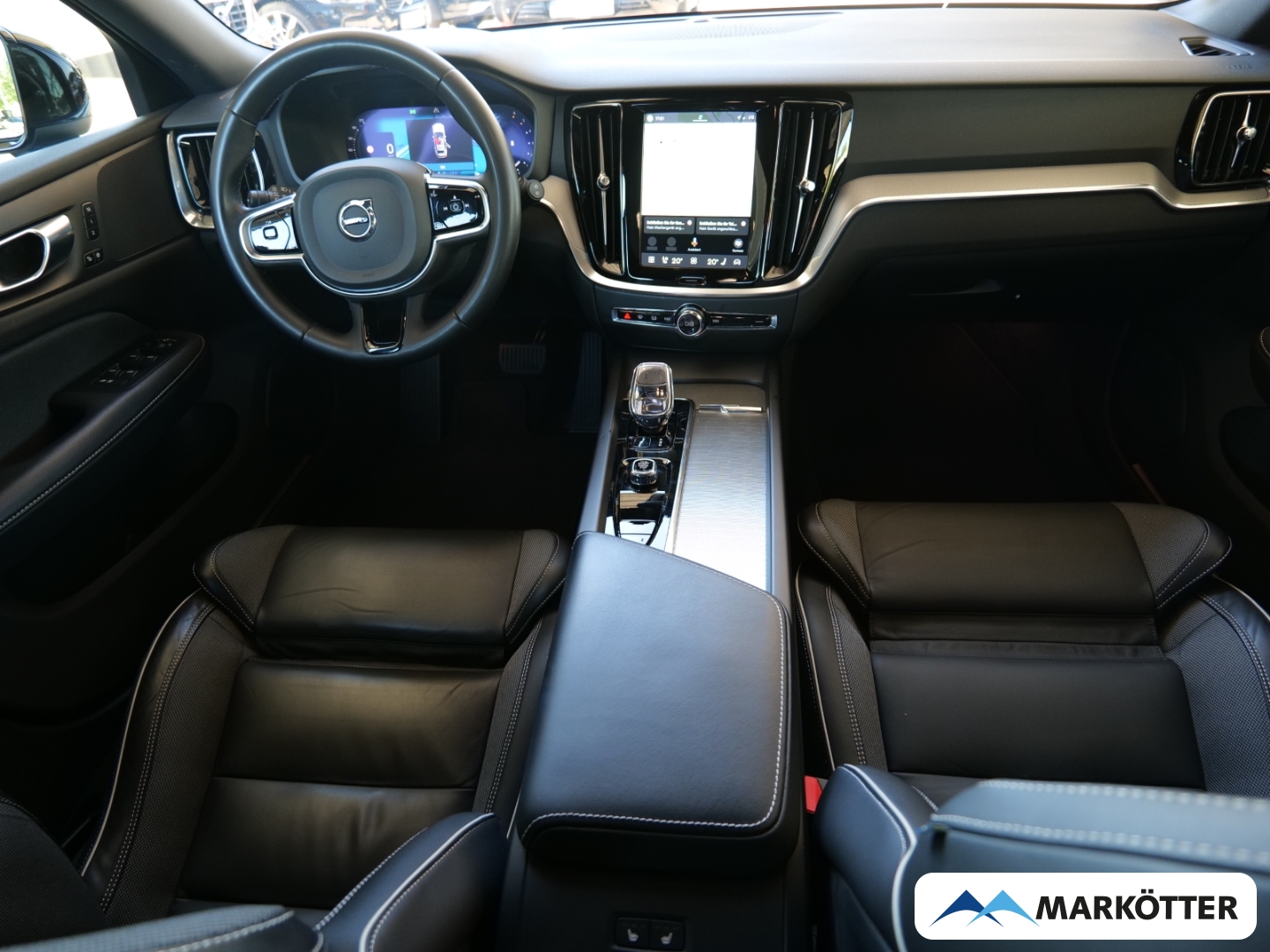 Fahrzeugabbildung Volvo V60 B4 Plus Dark AHK/STHZ/BLIS/360CAM/Google
