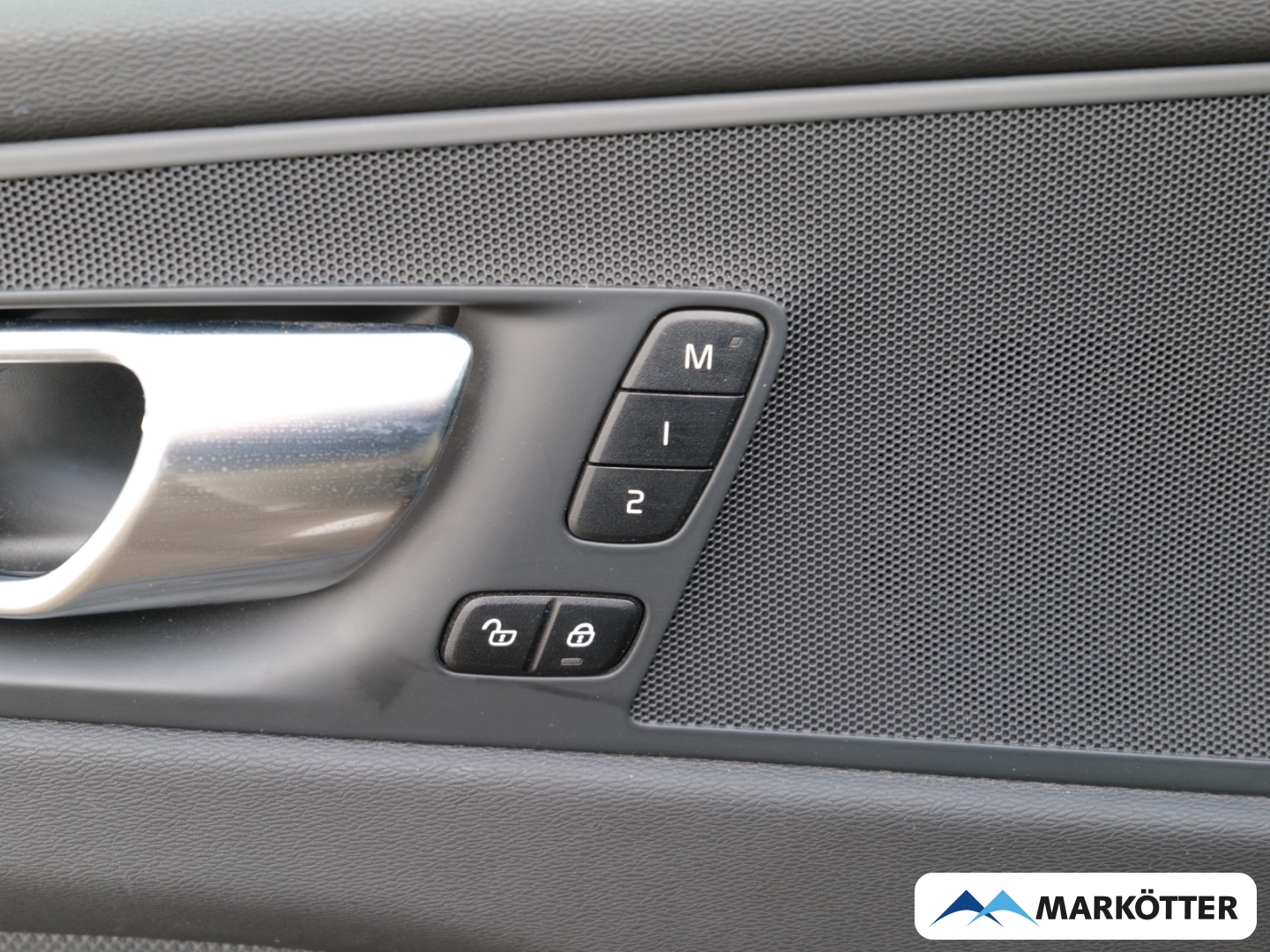 Fahrzeugabbildung Volvo XC60 B4 R-Design AHK/CAM/ACC/SHZ/LHZ