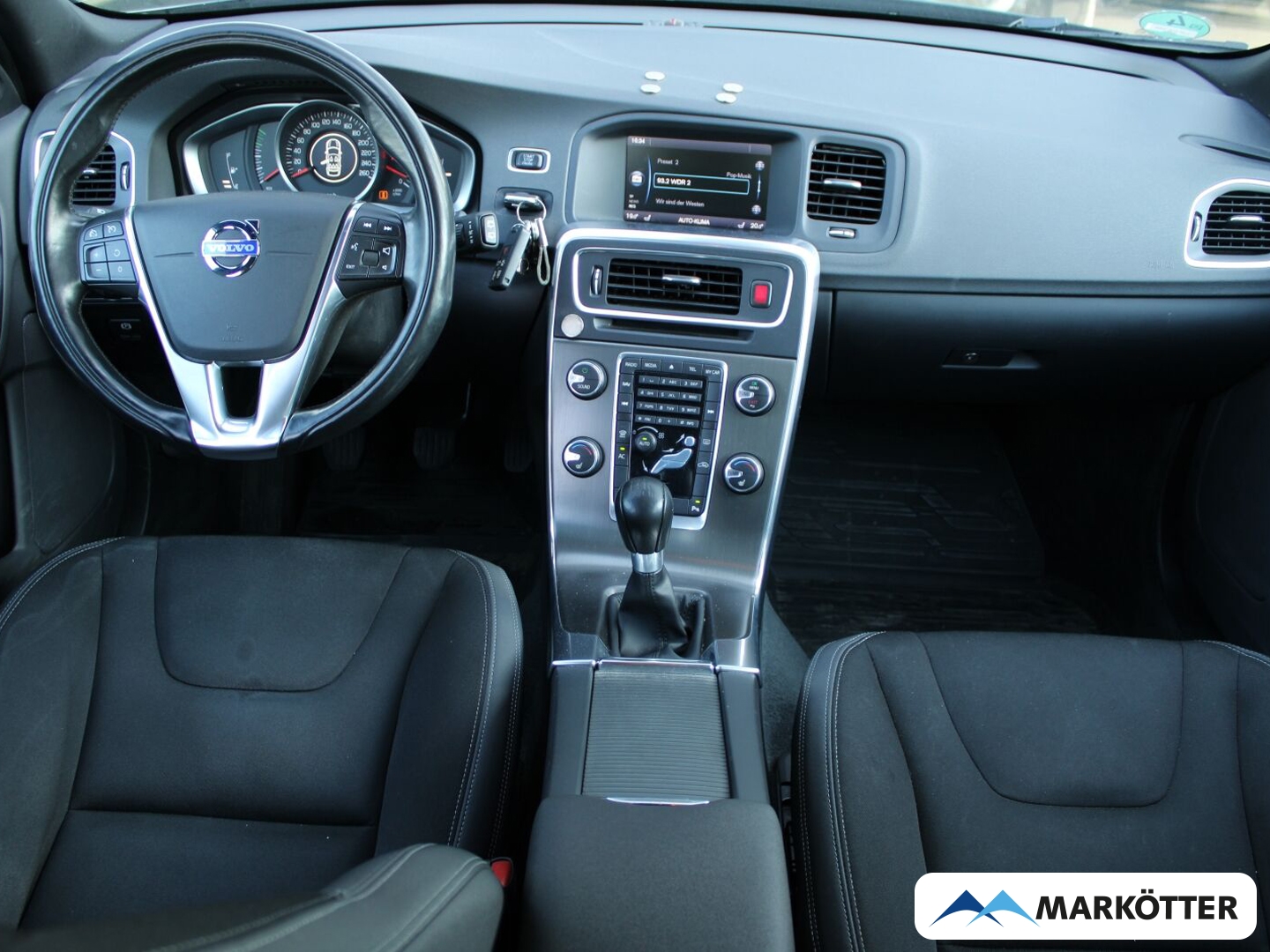 Fahrzeugabbildung Volvo V60 Kombi Momentum/PDC/AHK/NAVI/