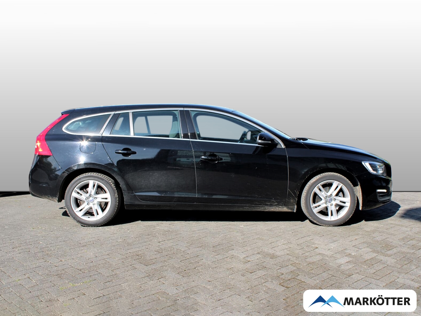 Fahrzeugabbildung Volvo V60 Kombi Momentum/PDC/AHK/NAVI/