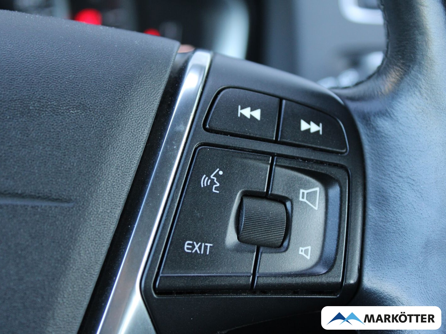 Fahrzeugabbildung Volvo V60 Kombi Momentum/PDC/AHK/NAVI/