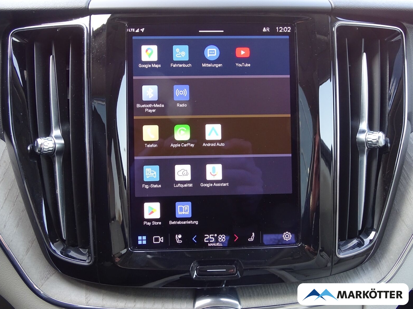 Fahrzeugabbildung Volvo XC60 Plus Dark/LED/AHK/BLIS/SHZ/LHZ