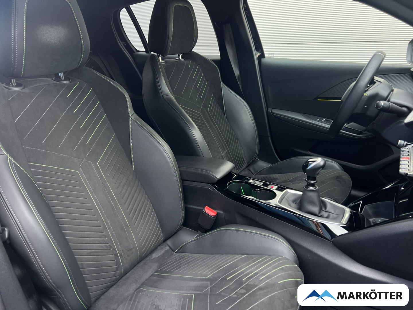 Fahrzeugabbildung Peugeot 208 GT BLIS/SHZ/360/MSGE/NAVI/ALCANTARA/DAB
