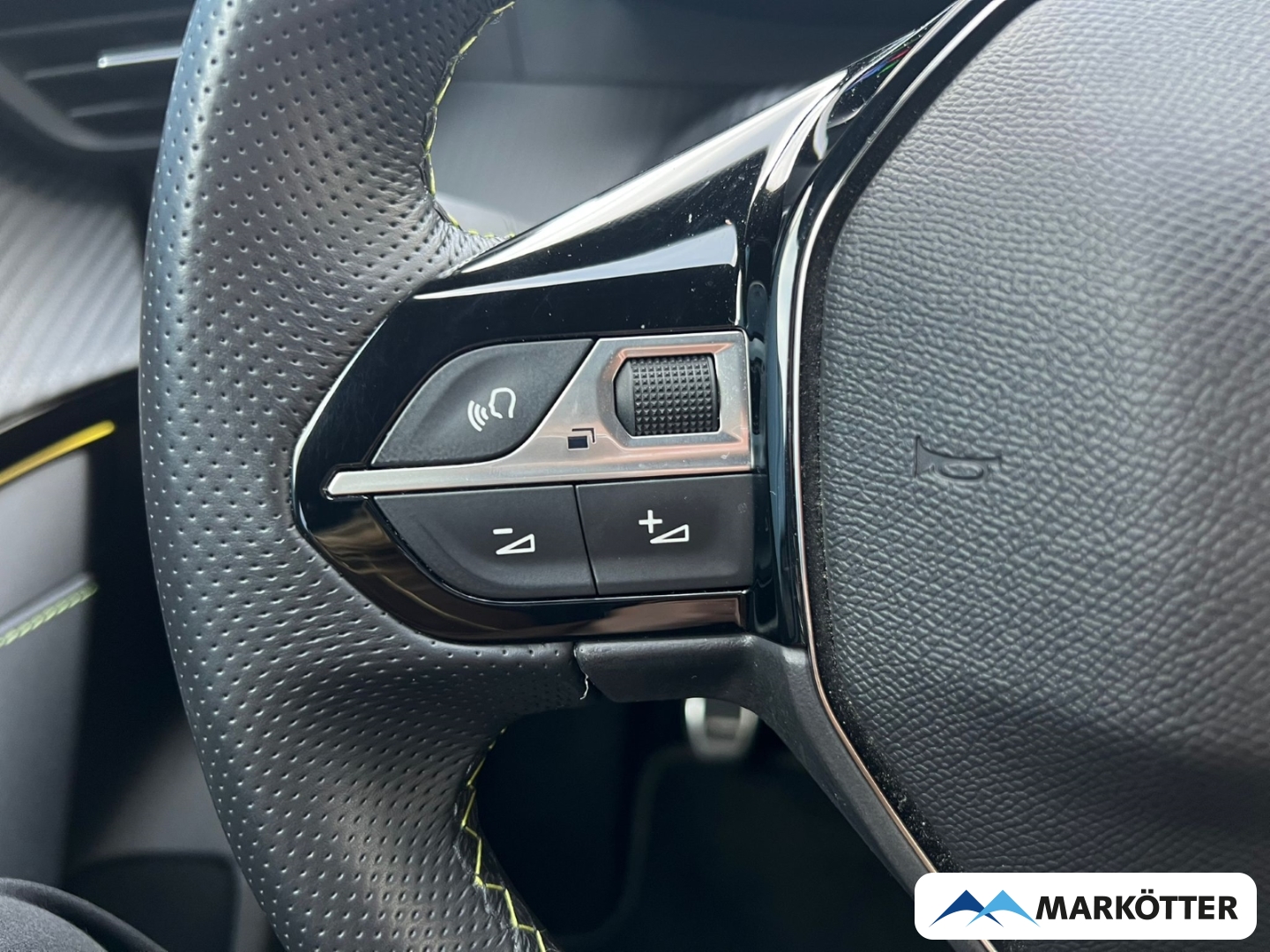 Fahrzeugabbildung Peugeot 208 GT BLIS/SHZ/360/MSGE/NAVI/ALCANTARA/DAB