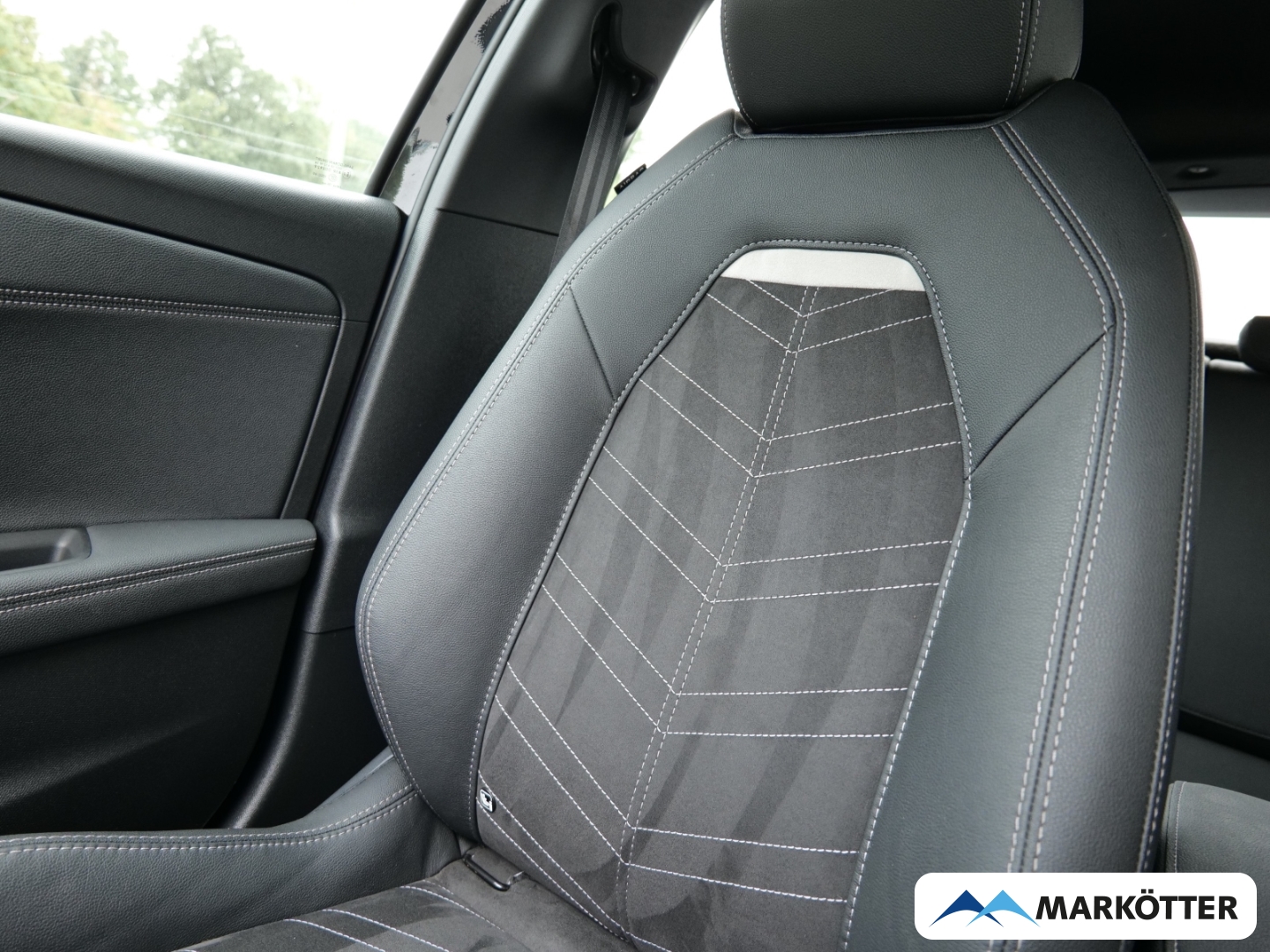 Fahrzeugabbildung Opel Mokka 1.2 Turbo Ultimate ACC/Totw./Kamera/Massage