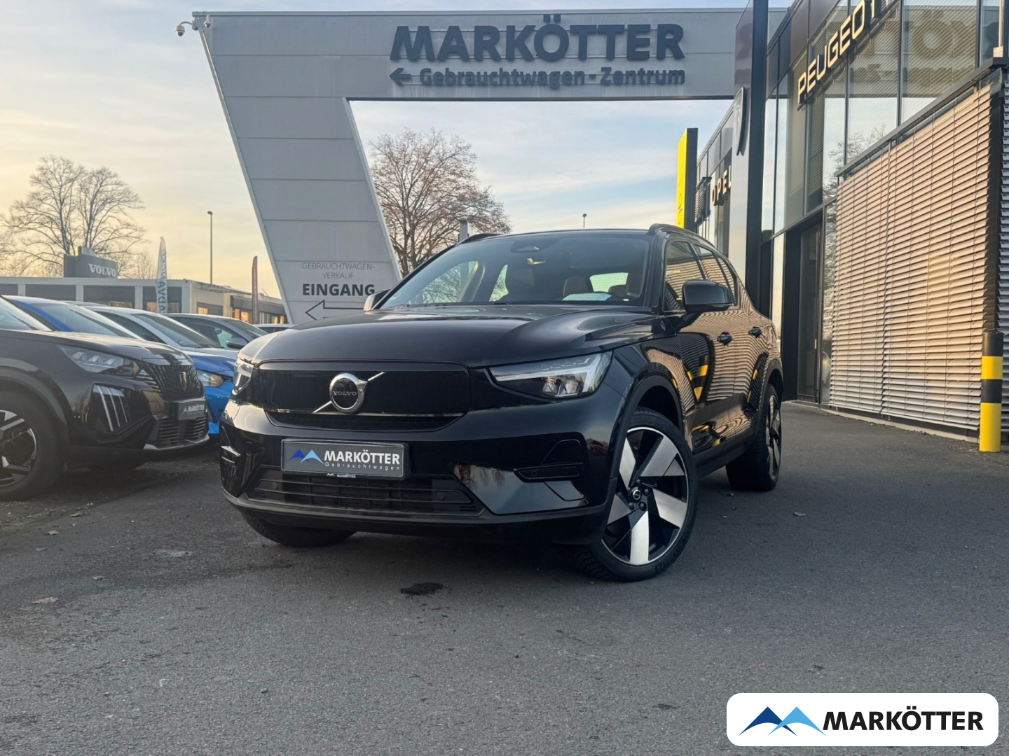 Fahrzeugabbildung Volvo XC40 Core Recharge Pure AWD SHZ/LKHZ/CAM/AHK/TEMP