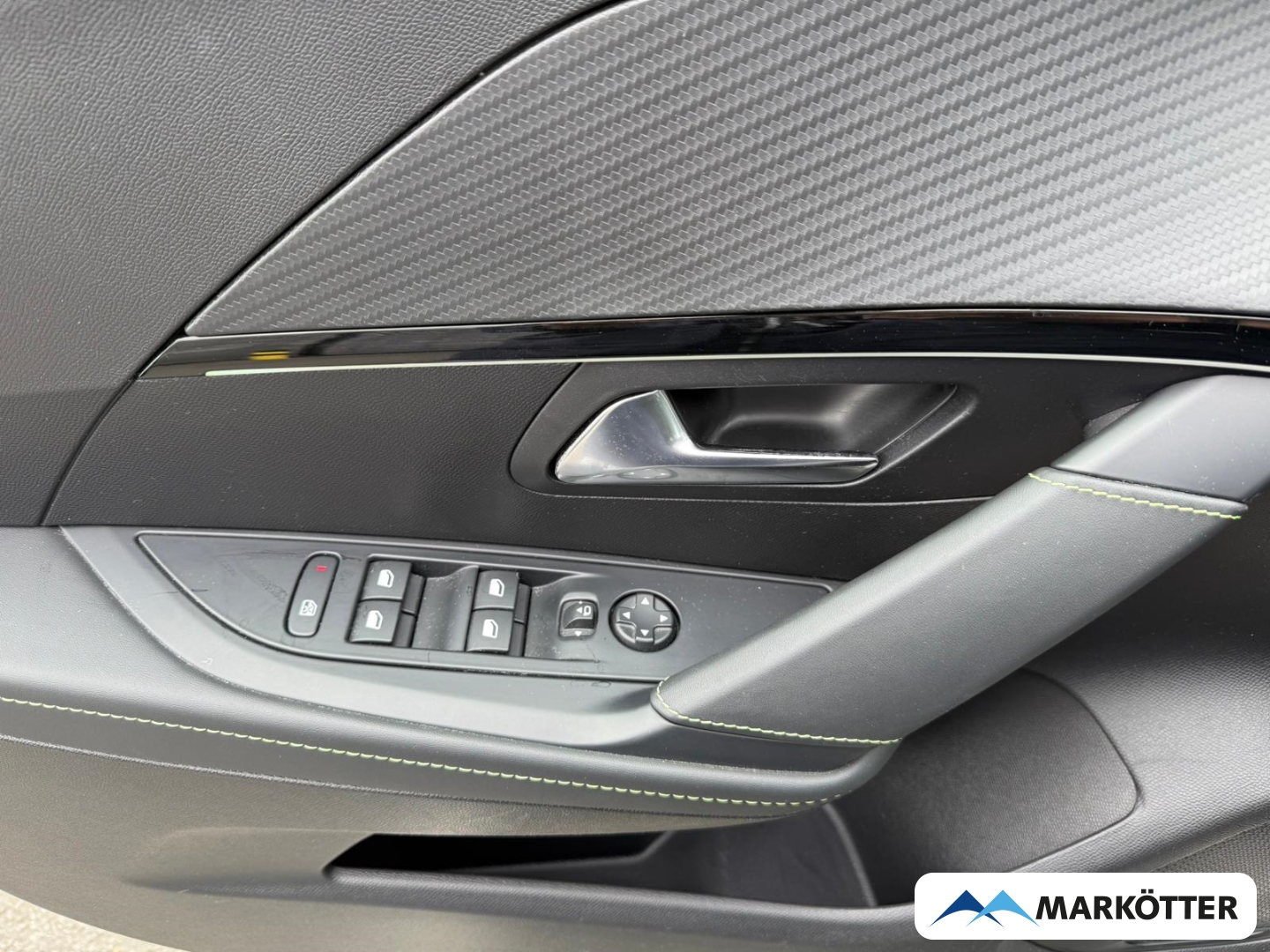 Fahrzeugabbildung Peugeot 208 GT Hybrid 136 ACC/BLIS/CAM/SHZ/ALCANTARA