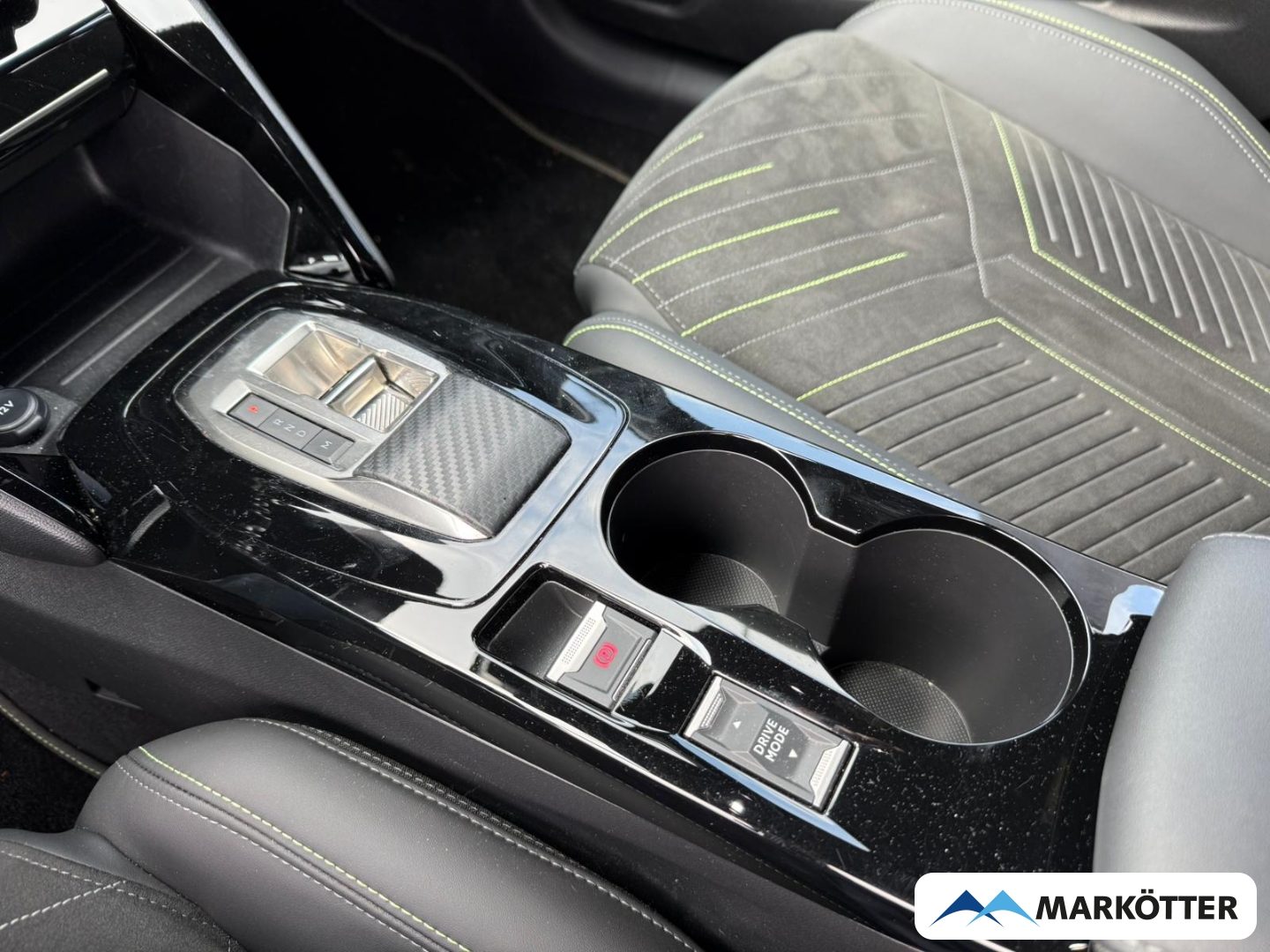 Fahrzeugabbildung Peugeot 208 GT Hybrid 136 ACC/BLIS/CAM/SHZ/ALCANTARA
