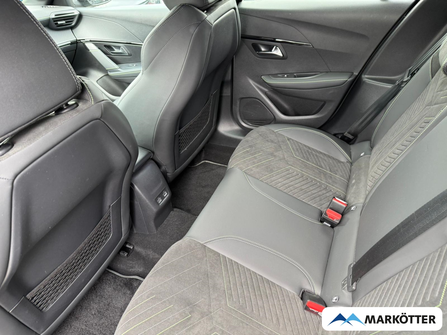 Fahrzeugabbildung Peugeot 208 GT Hybrid 136 ACC/BLIS/CAM/SHZ/ALCANTARA