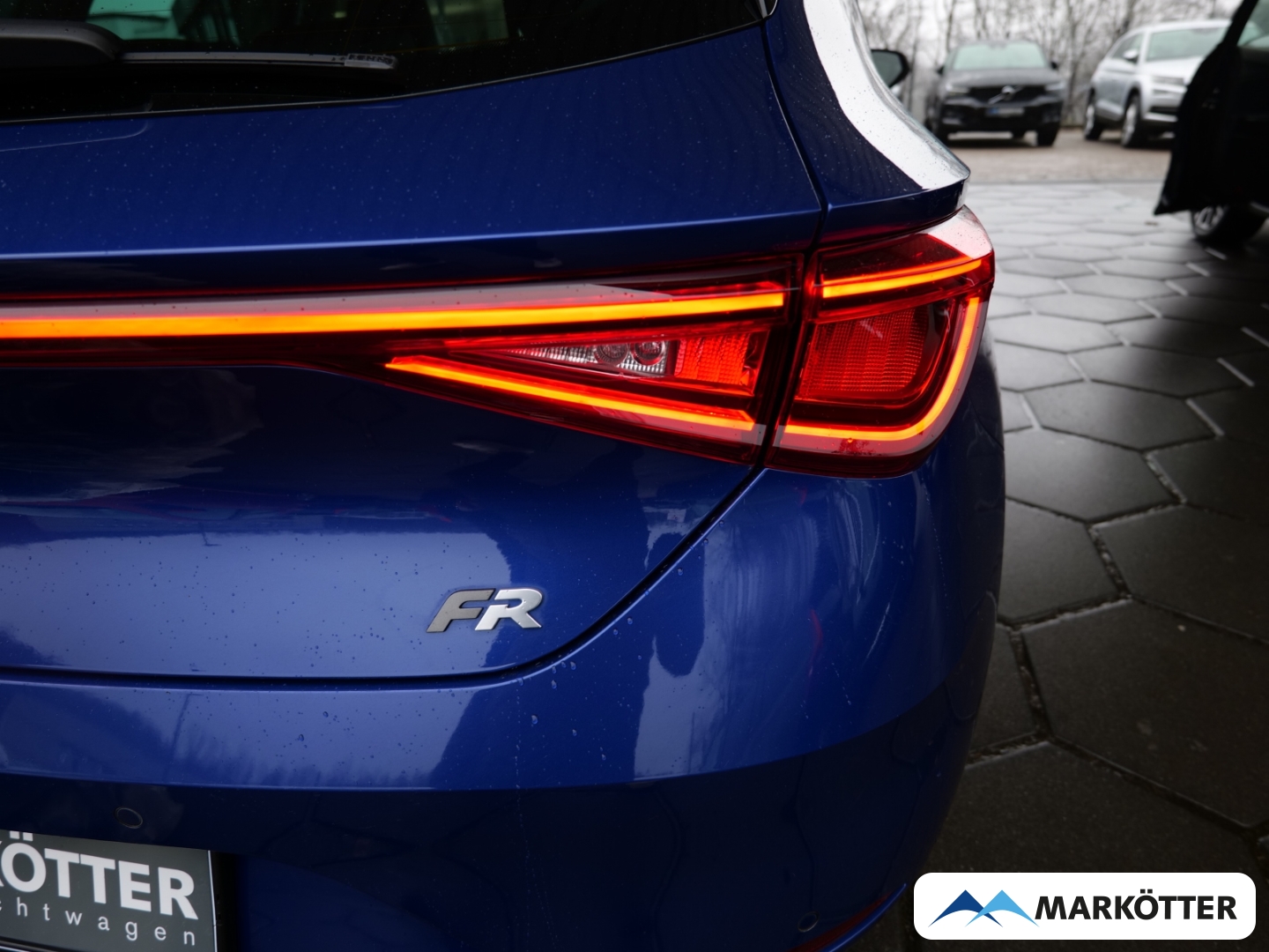 Fahrzeugabbildung SEAT Leon 1.5 TSI FR Navi/Voll-LED/Kamera/Ambiente