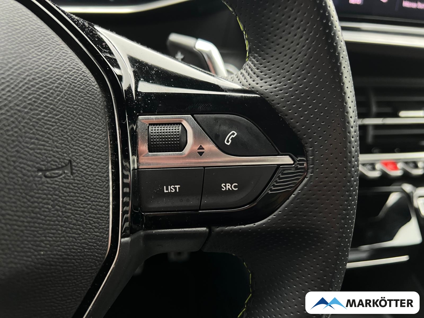 Fahrzeugabbildung Peugeot 2008 GT PureTech 130 ALCANTARA/SHZ/TEMP/MSGE/CAM