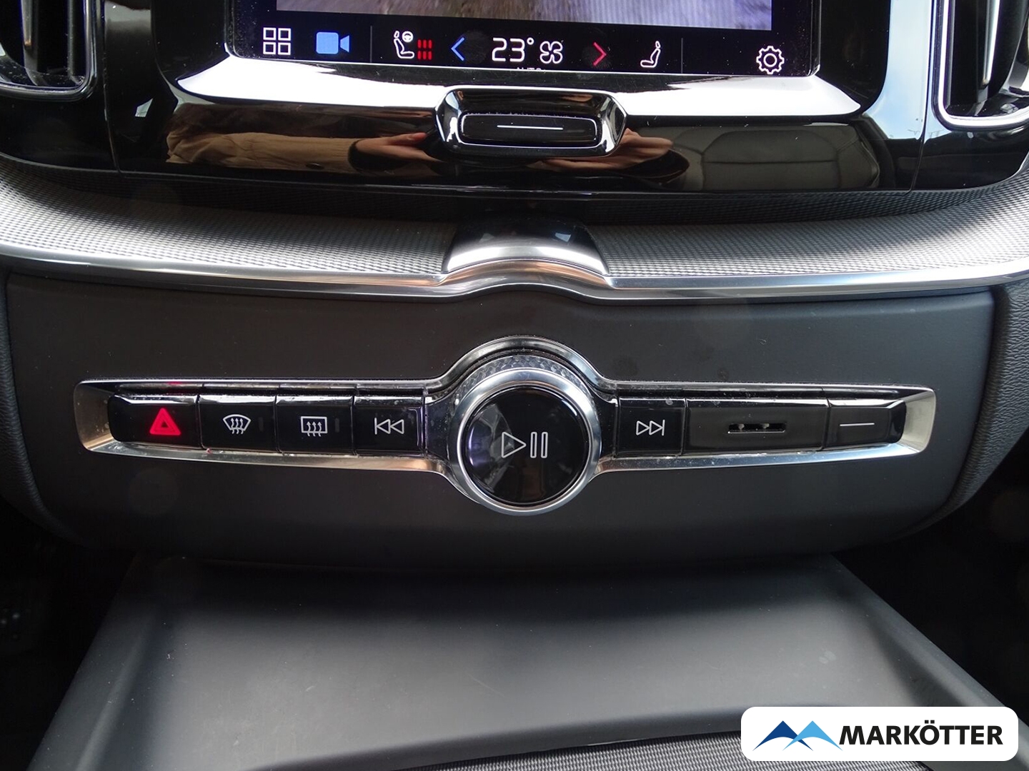 Fahrzeugabbildung Volvo XC60 Plus Dark AWD/LED/BLIS/AHK/SHZ/LHZ/MEMORY/ACC