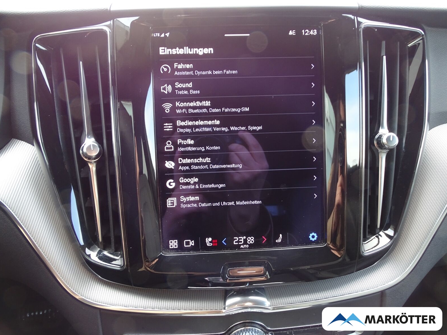 Fahrzeugabbildung Volvo XC60 Plus Dark AWD/LED/BLIS/AHK/SHZ/LHZ/MEMORY/ACC