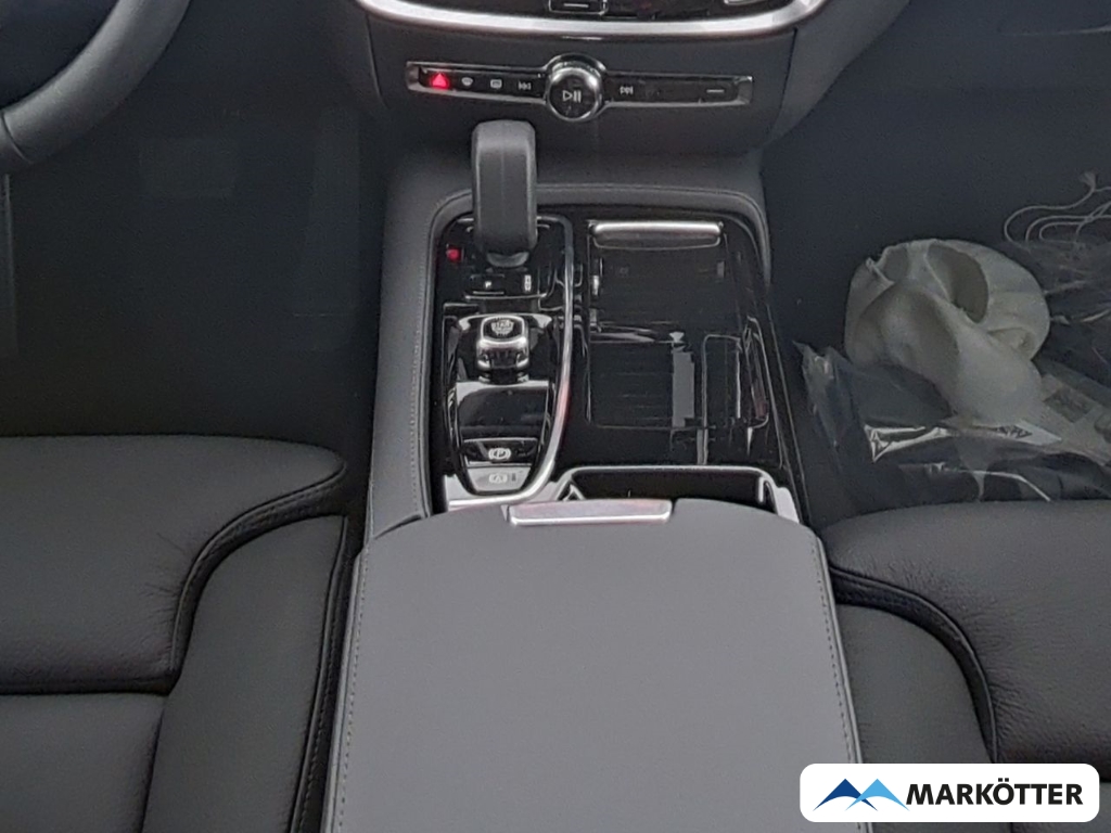 Fahrzeugabbildung Volvo V60 T6 AWD Plus Dark Hybrid/360*/19Zoll/Licht Paket