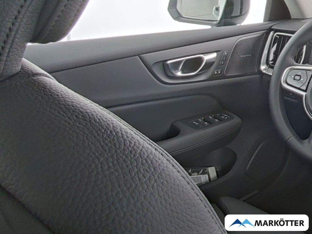 Fahrzeugabbildung Volvo V60 T6 AWD Plus Dark Hybrid/360*/19Zoll/Licht Paket