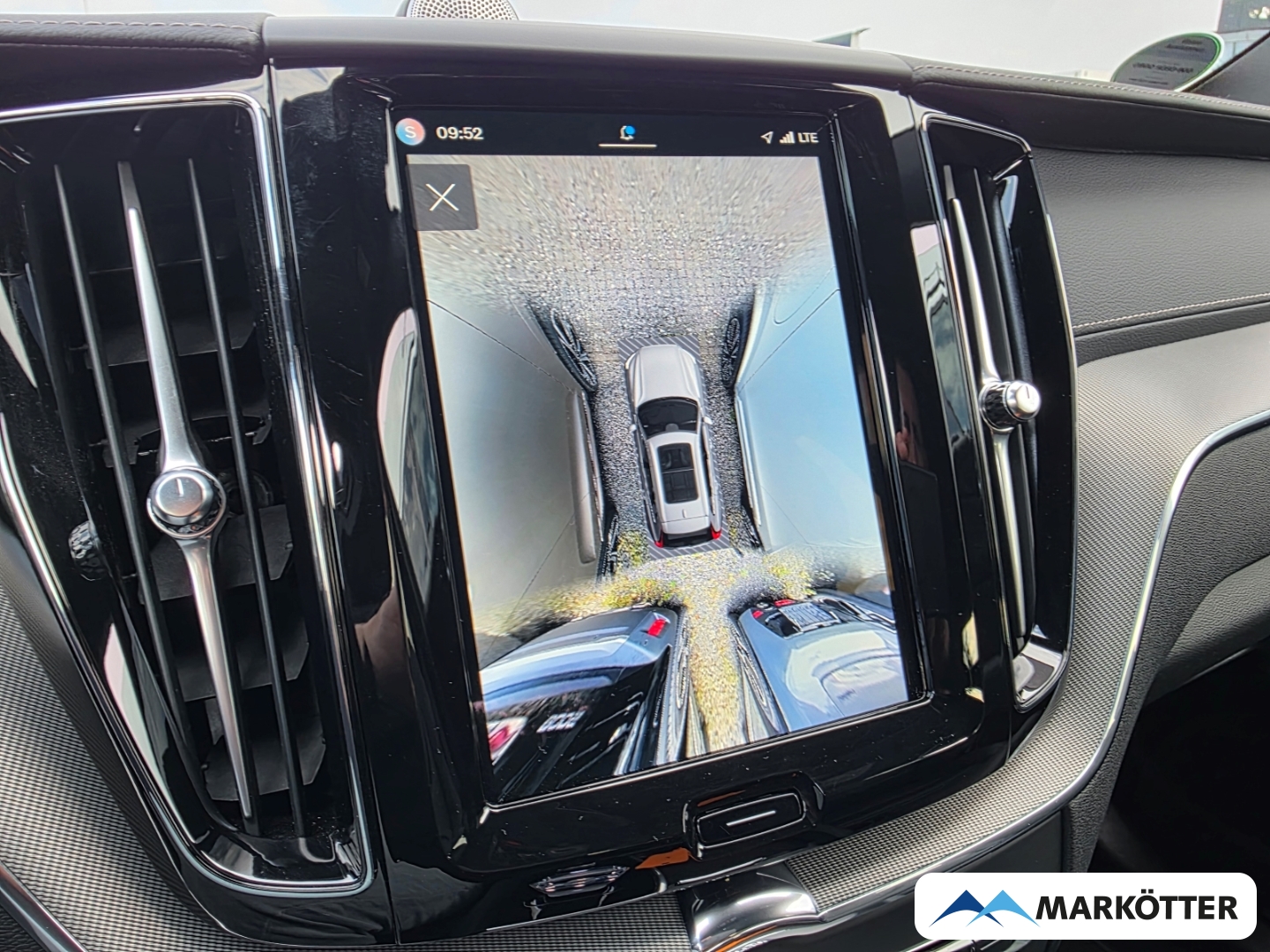 Fahrzeugabbildung Volvo XC60 T8 AWD Ultra Black Edition AHK/AD/360°/HUD