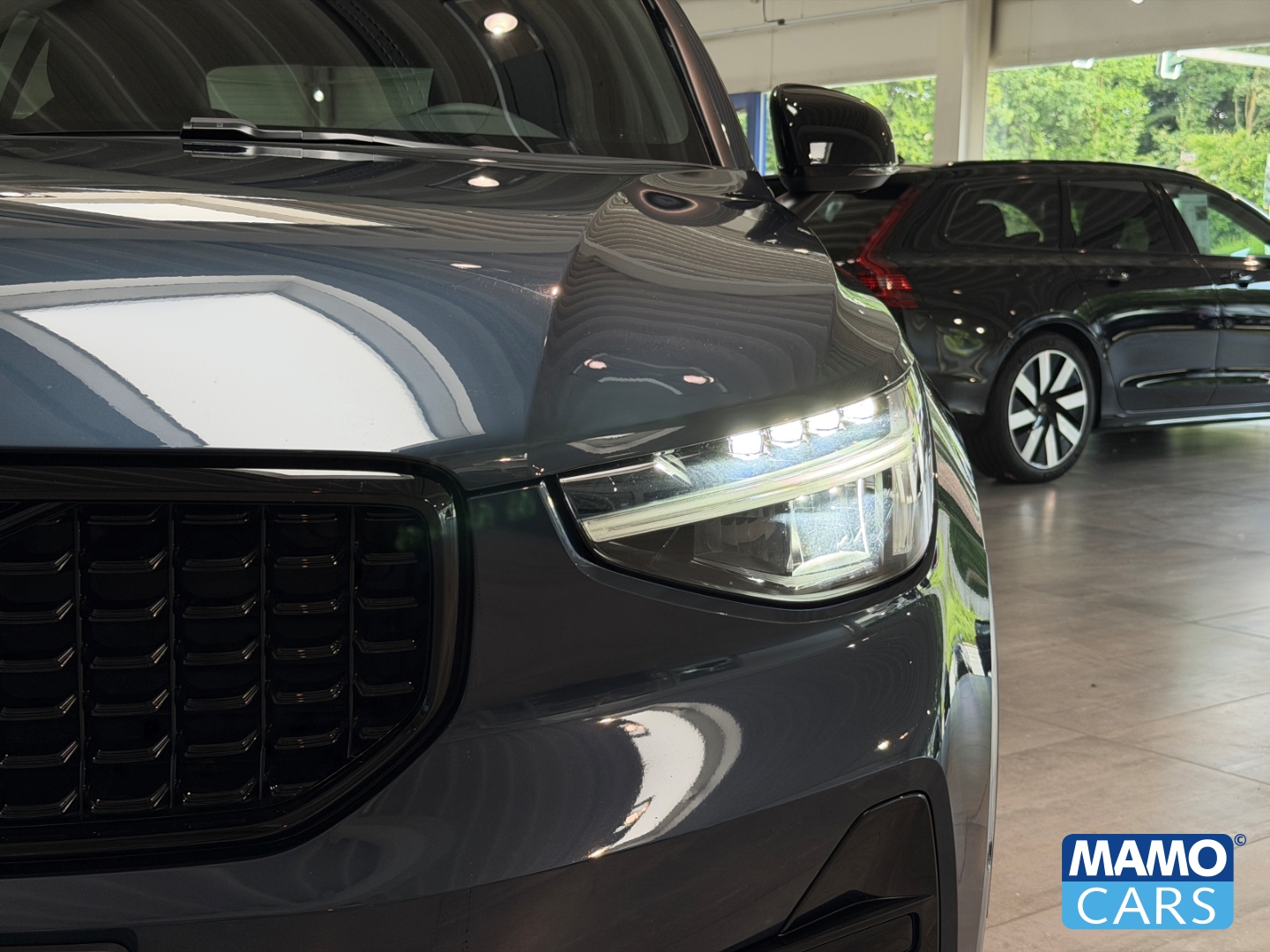 Fahrzeugabbildung Volvo XC40 B4 Plus Black Edition ACC/BLIS/360°/H&K/STHZ