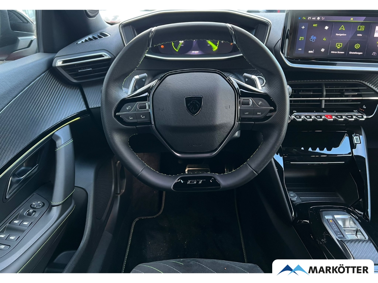 Fahrzeugabbildung Peugeot 2008 GT 1,2PureTech, SH/Massagesitze/CAM360°/BLIS/