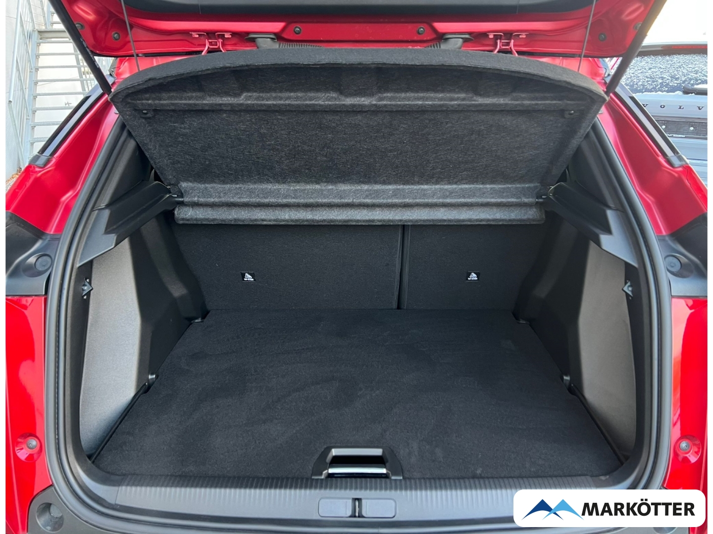 Fahrzeugabbildung Peugeot 2008 GT 1,2PureTech, SH/Massagesitze/CAM360°/BLIS/