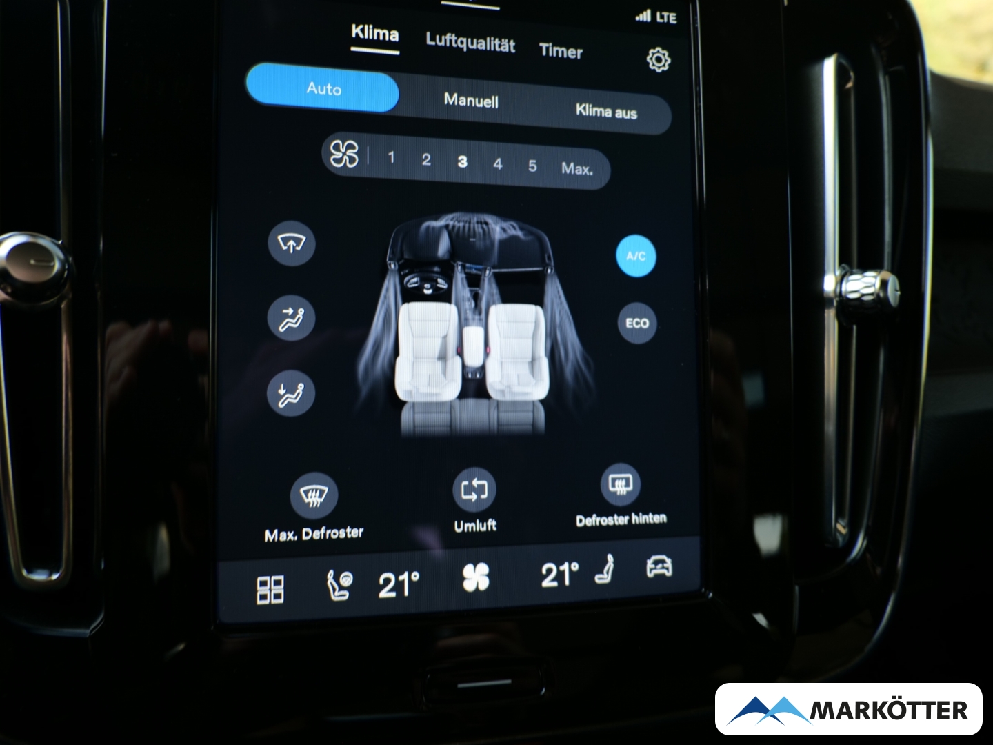 Fahrzeugabbildung Volvo XC40 Single Motor Ultimate STHZ/AHK/PANO/360CAM/