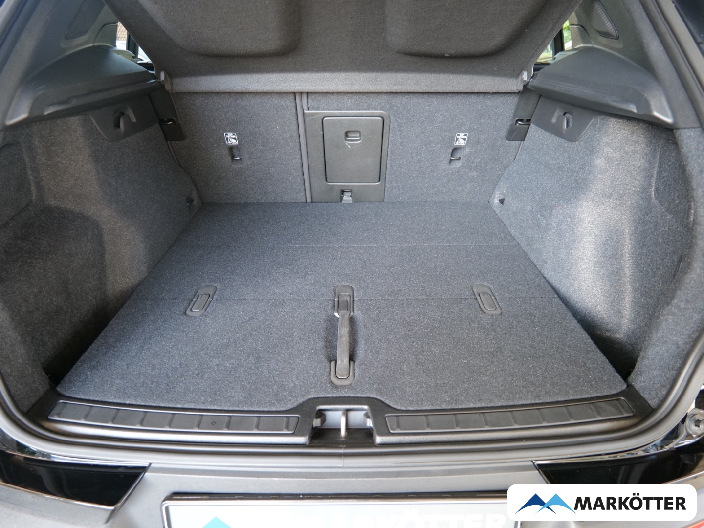 Fahrzeugabbildung Volvo XC40 Single Motor Ultimate STHZ/AHK/PANO/360CAM/